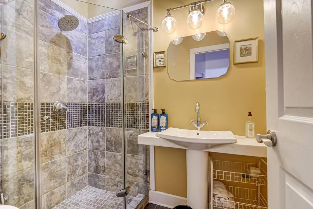 Lovely 2-Bedroom Unit In Springfield Exterior foto